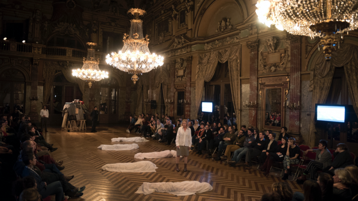 Action Zoo Humain - Join the Revolution